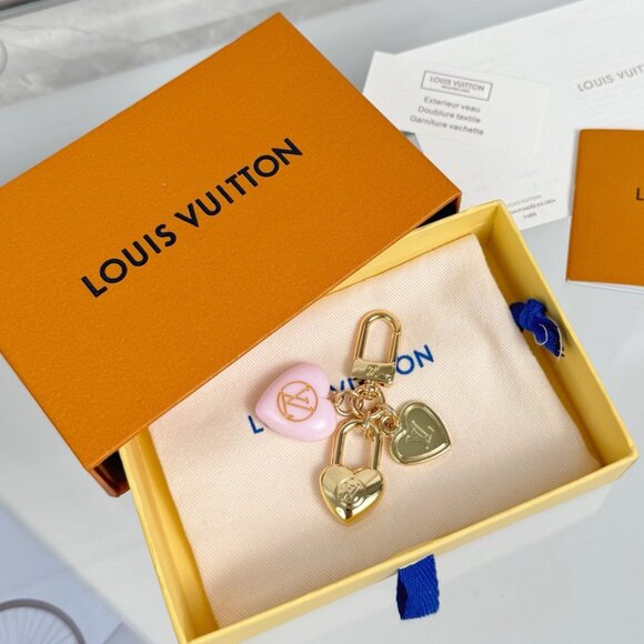 Louis Vuitton Keychain - Picture 1 of 5